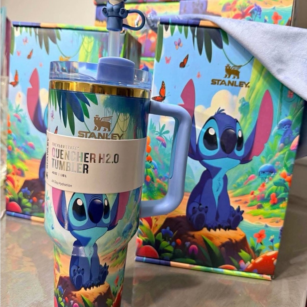 Stanley Quencher H2.0 Tumbler with lilo & stitch